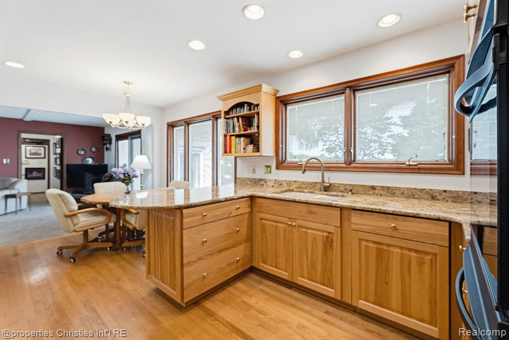 2825 Sylvan Shores Drive, Waterford, MI 48328 — Photo 7
