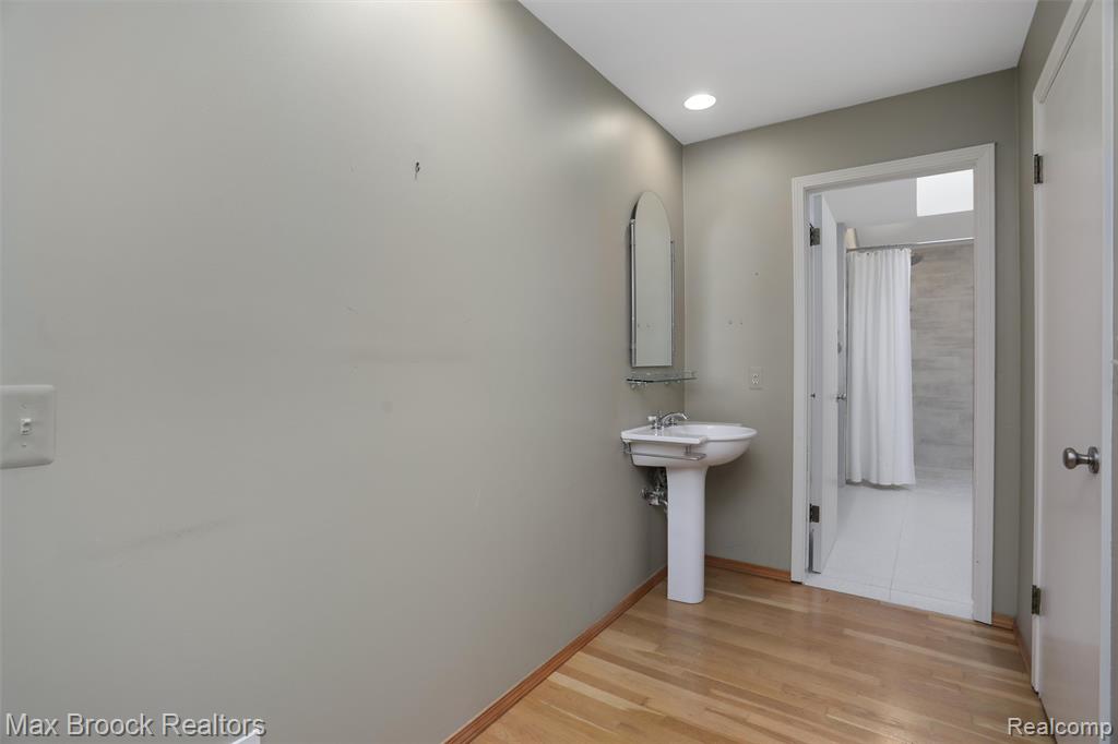5844 INDEPENDENCE Lane, West Bloomfield, MI — Photo 24