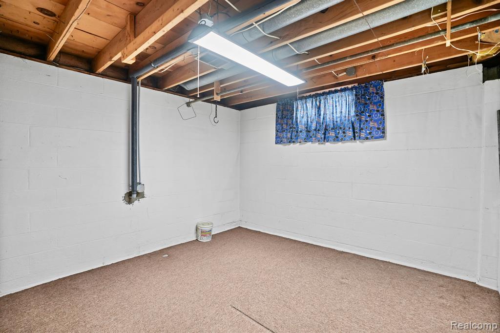 6154 Roberta Street, Burton, MI 48509 — Photo 24