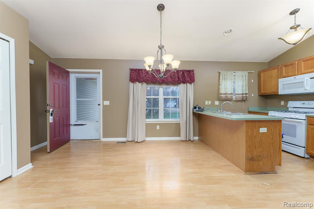 780 BROWER Road, Fowlerville, MI 48836 — Photo 2