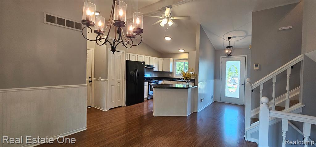 961 Abbey Lane, Milford, MI 48381 — Photo 9