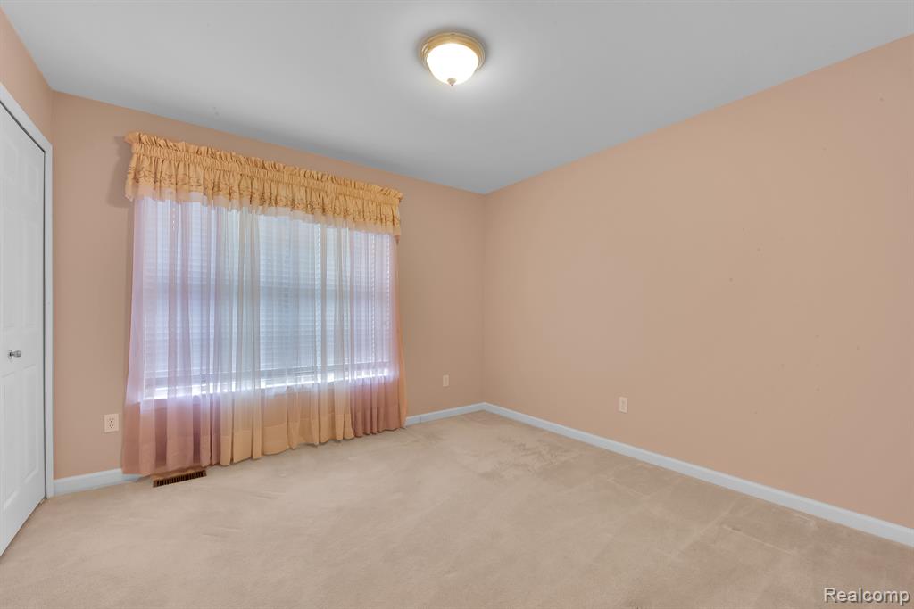 23778 ASHLEY Drive, Flat Rock, MI 48134 — Photo 13