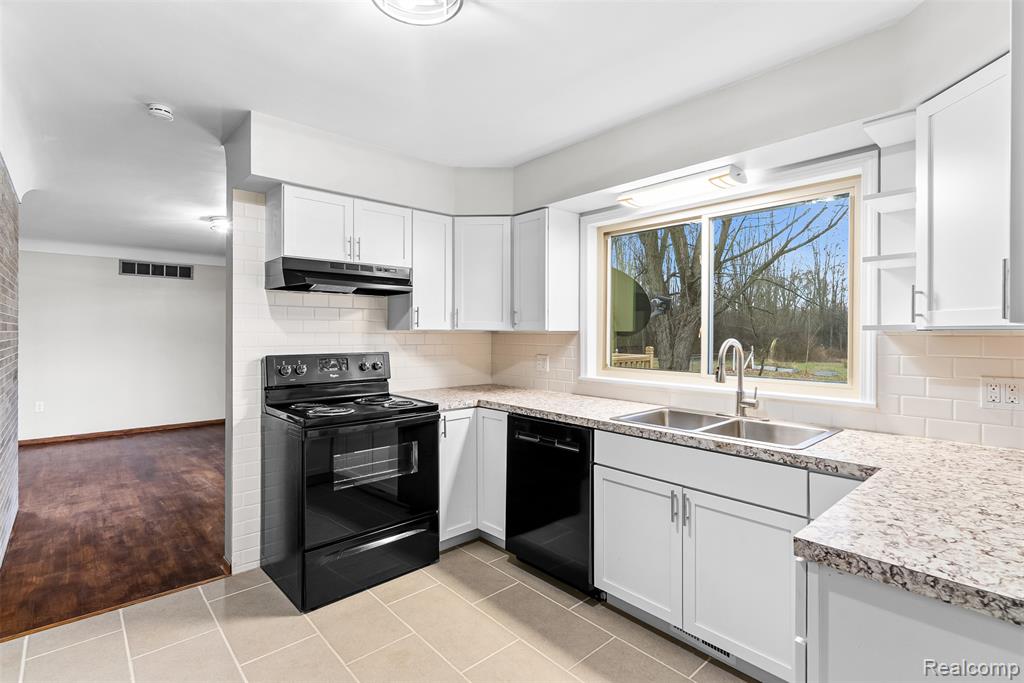 6079 Lennon Road, Swartz Creek, MI 48473 — Photo 17