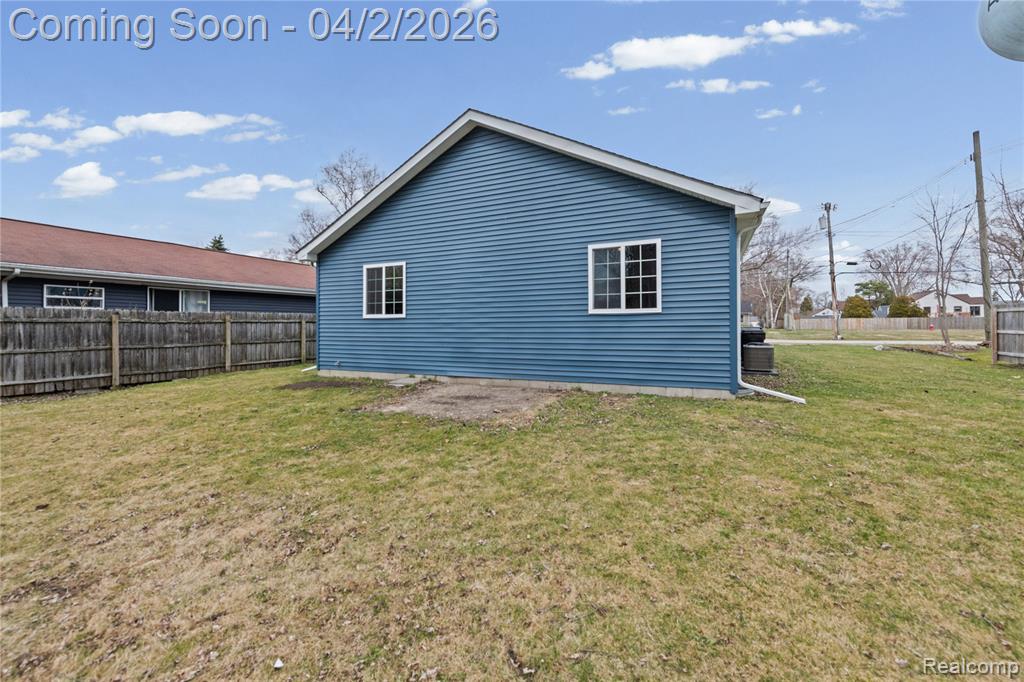 623 Columbia Street, Algonac, MI 48001 — Photo 24
