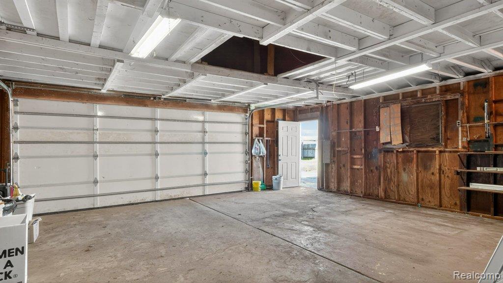 9405 Chamberlain Street, Romulus, MI 48174 — Photo 43