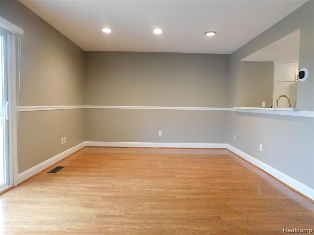 5606 DRAKE HOLLOW Drive W, West Bloomfield, MI — Photo 12