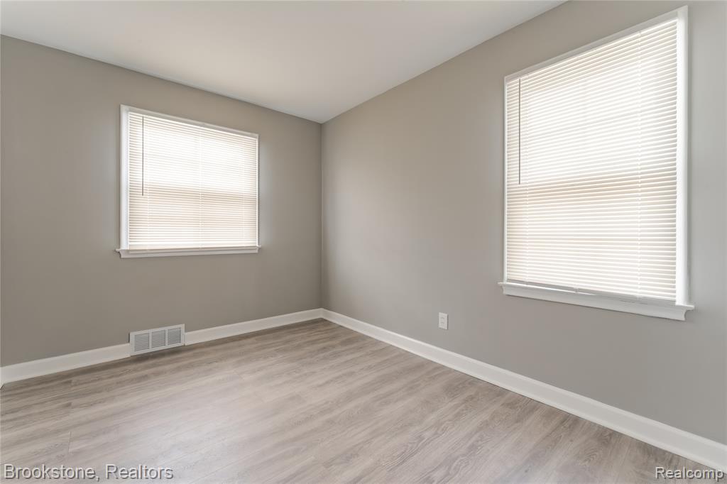 17006 Juliana Avenue, Eastpointe, MI 48021 — Photo 18