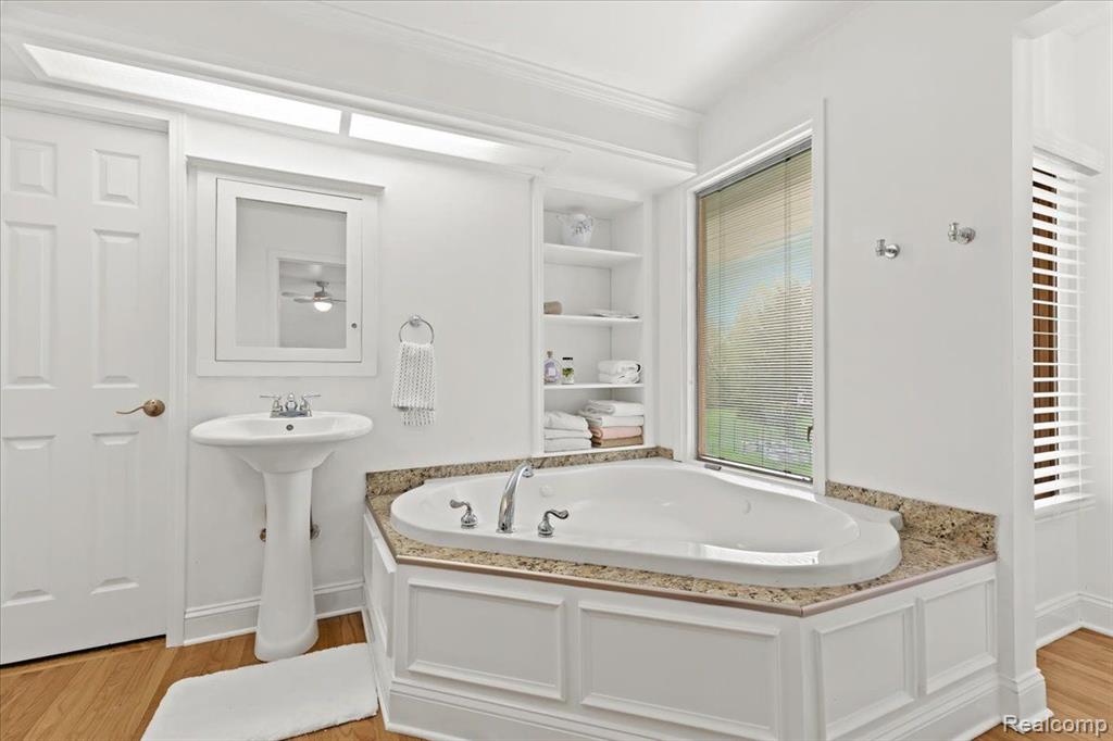 45273 Yorkshire Drive, Novi, MI — Photo 22