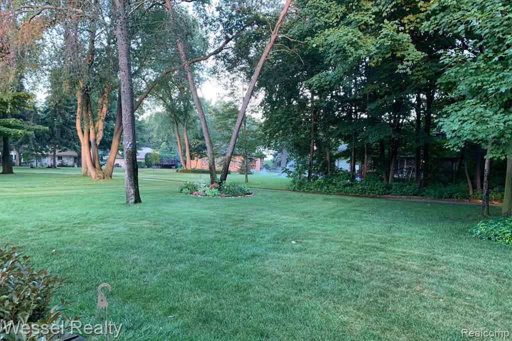 47829 BEN FRANKLIN Drive, Shelby Twp, MI 48315 — Photo 50