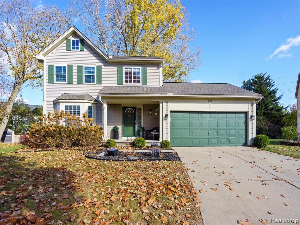 825 Huntclub Boulevard, Auburn Hills, MI 48326 — front exterior