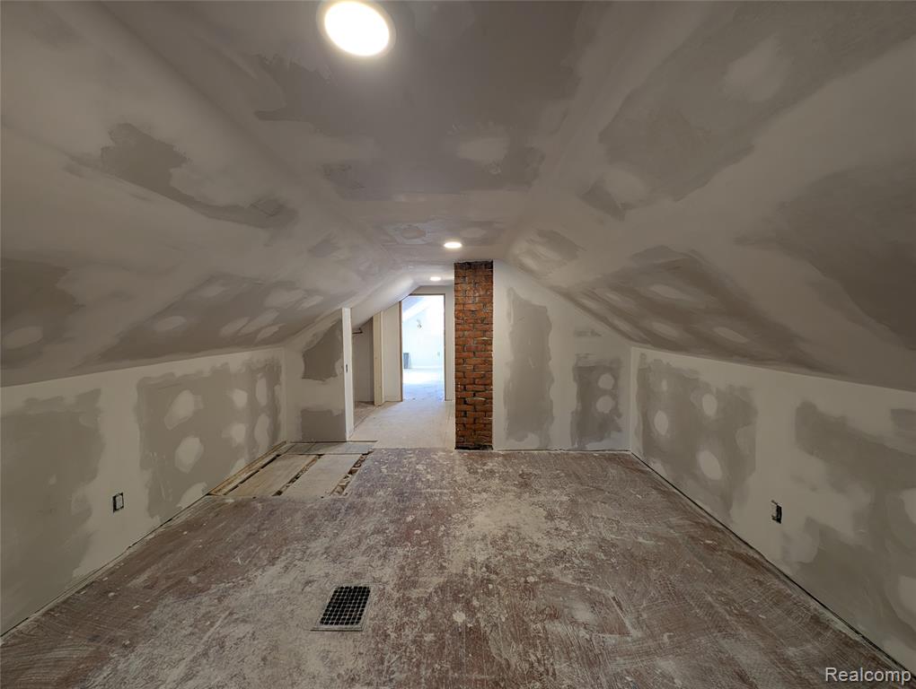 909 Hilldale Drive, Royal Oak, MI 48067 — Photo 24