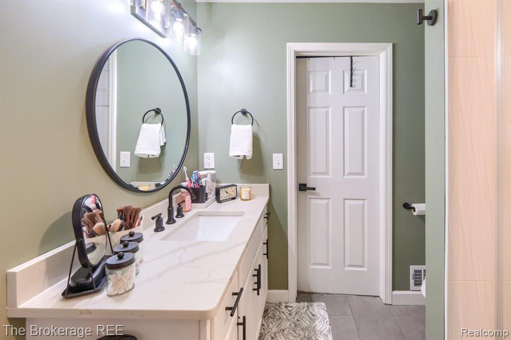 9390 Rayna Drive, Davison, MI 48423 — Photo 33