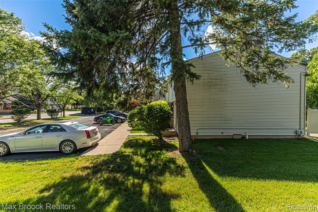 1669 Wimbledon Drive, Walled Lake, MI 48390 — Photo 3