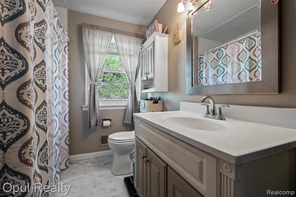 1218 Barchester Street, Westland, MI 48186 — Photo 16