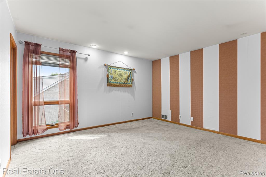 18191 Country Club Circle, Riverview, MI 48193 — Photo 39