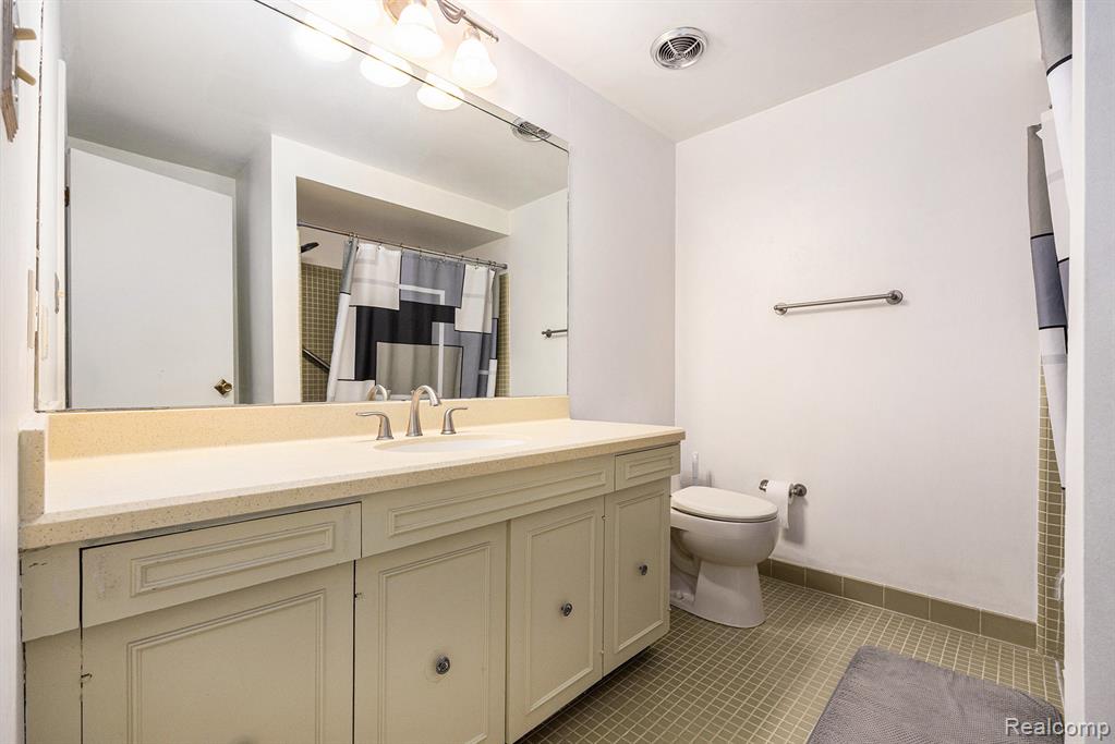7411 Pebble Point, West Bloomfield, MI — Photo 19