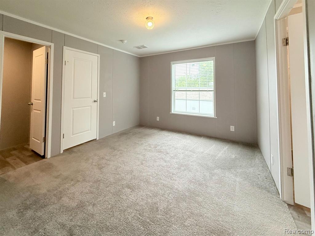 258 Diamond Circle, Whitmore Lake, MI 48189 — Photo 8