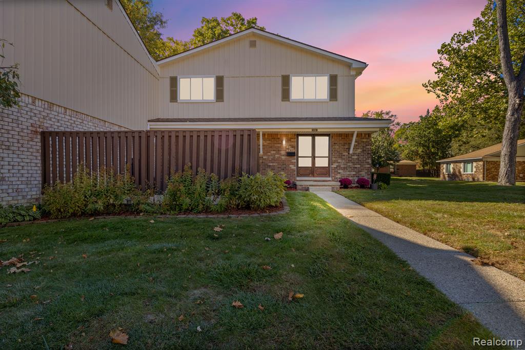 1961 WICKHAM Street, Royal Oak, MI 48073 — Photo 2