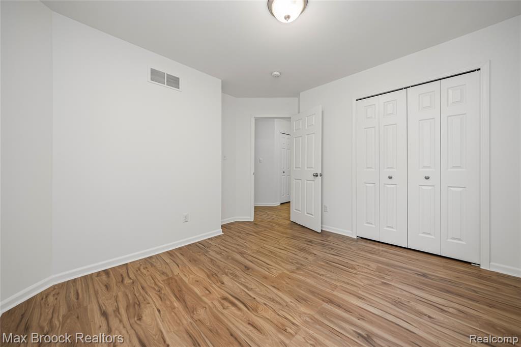 4852 Burberry Drive, Warren, MI 48092 — Photo 29