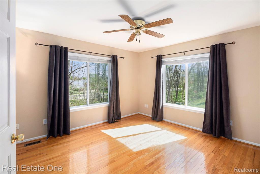 520 N REESE Street, South Lyon, MI 48178 — Photo 13