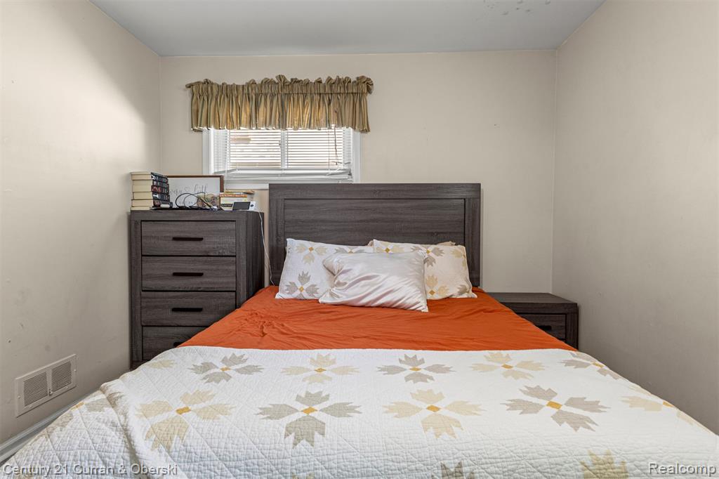 5015 Lincoln Boulevard, Dearborn Heights, MI 48125 — Photo 21