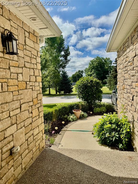 76 Fox Hollow Drive N, Metamora, MI 48455 — Photo 4