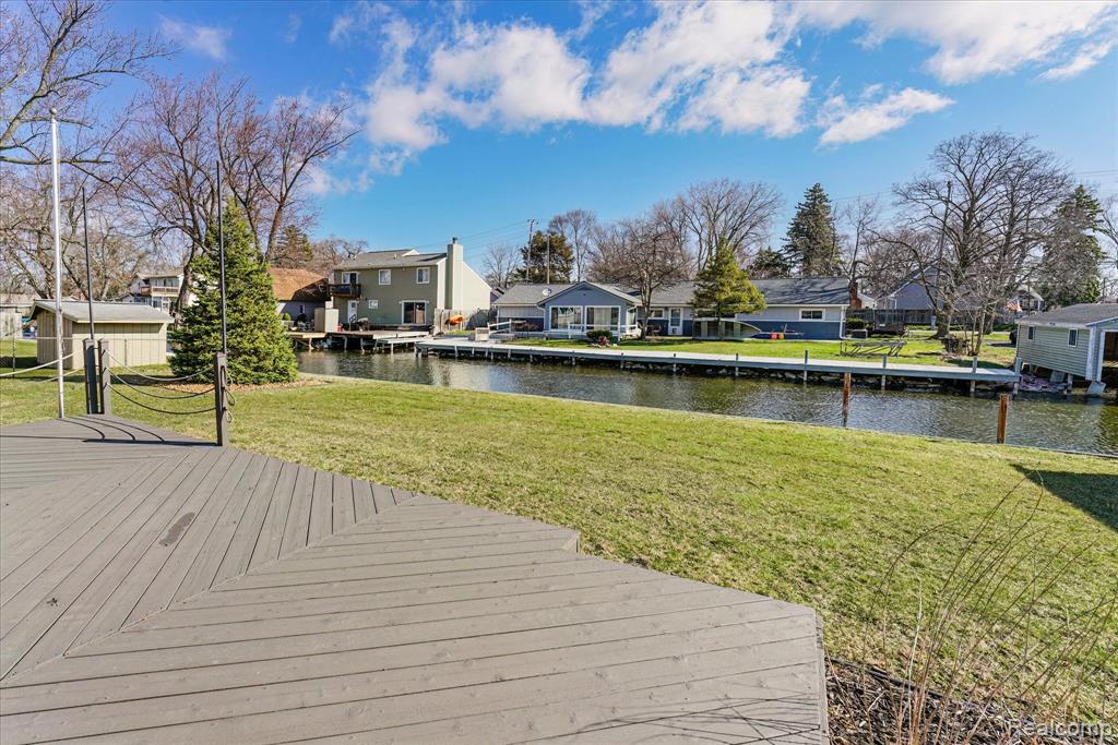 1293 BRAMBLES Drive, Waterford, MI 48328 — Photo 33