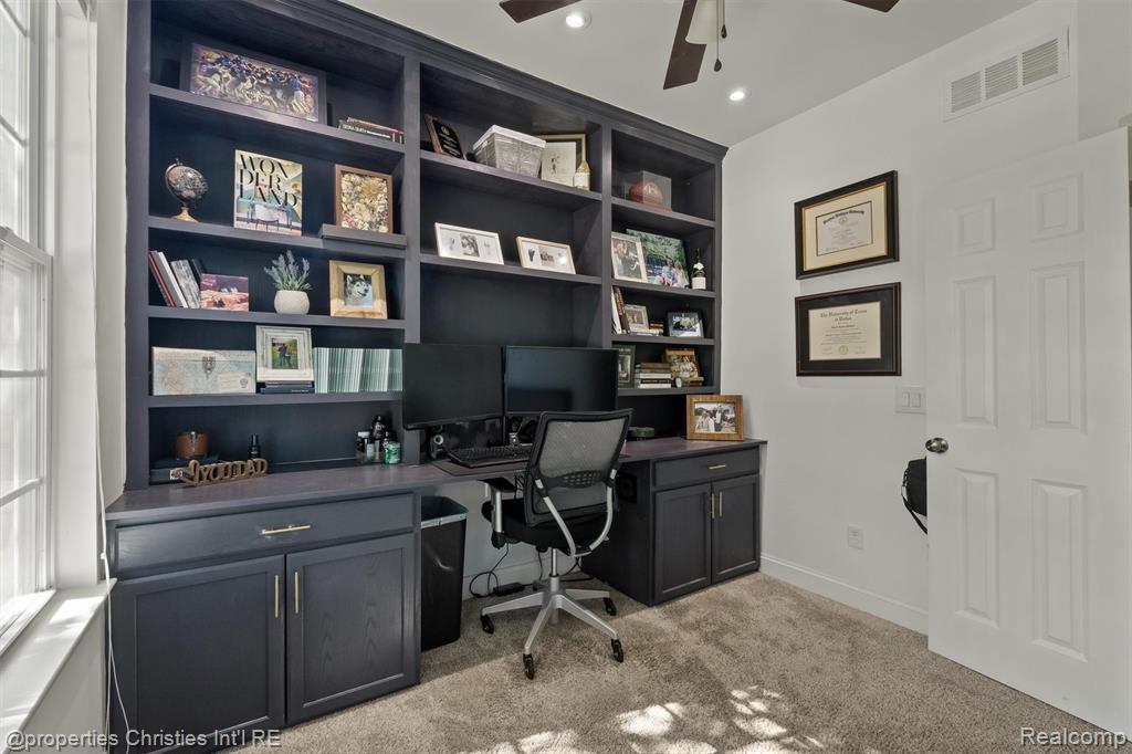 27087 Victoria Road, Novi, MI — Photo 3