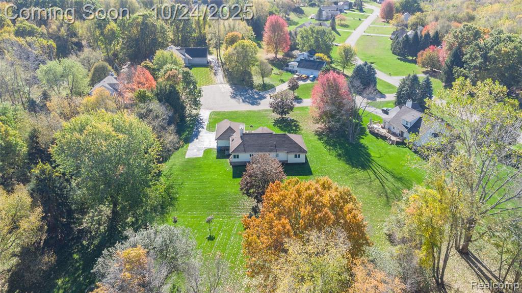 6090 Raphael Court, White Lake, MI 48383 — Photo 30