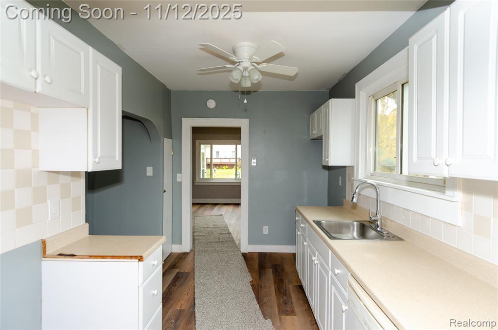 577 Peacock Avenue, Pontiac, MI 48340 — Photo 10