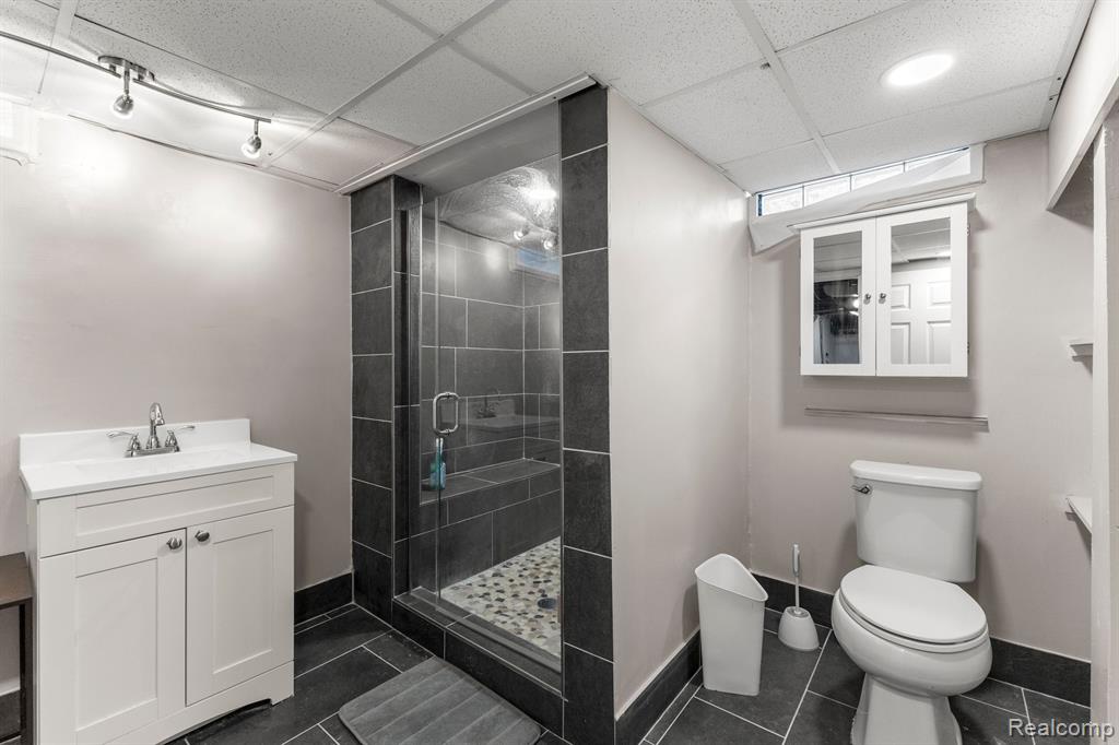 4255 SAMOSET Road, Royal Oak, MI 48073 — Photo 30
