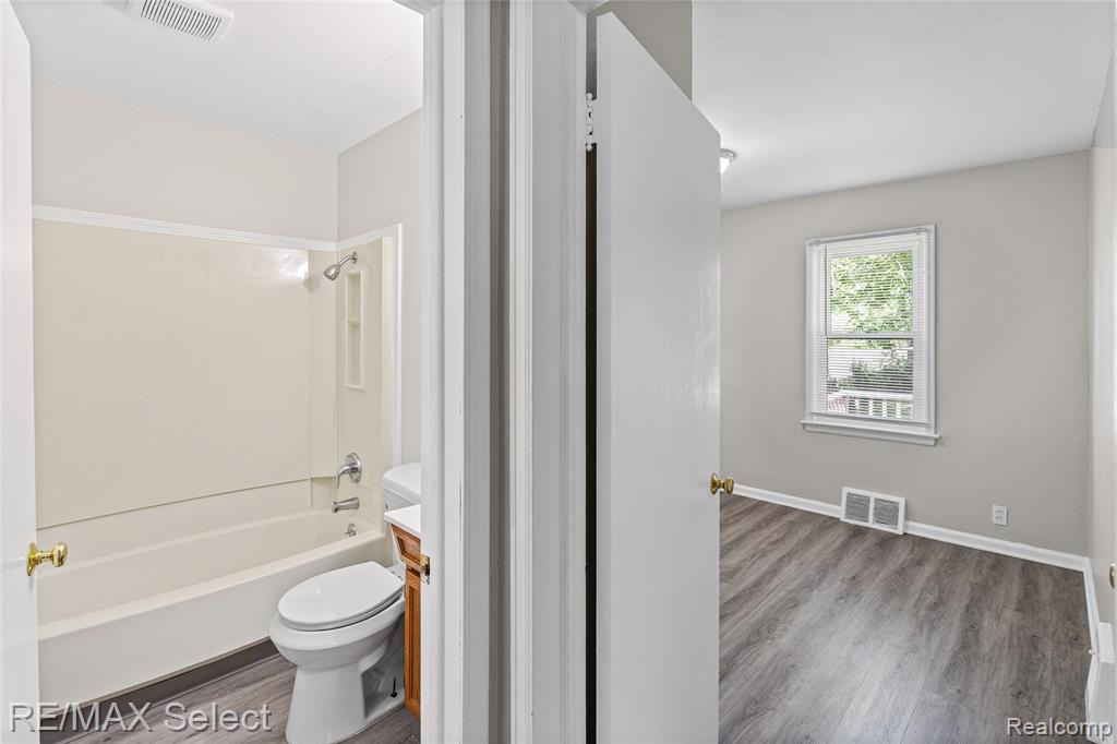 4305 Pengelly Road, Flint, MI 48507 — Photo 20