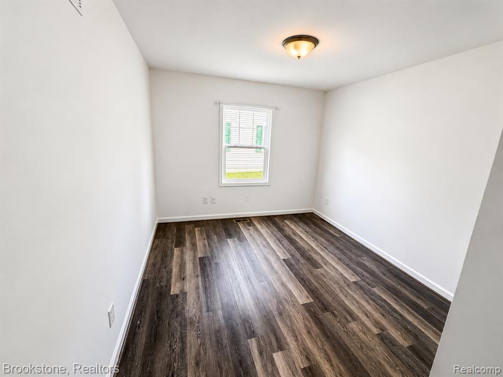 801 S 15TH Street, St. Clair, MI 48079 — Photo 6