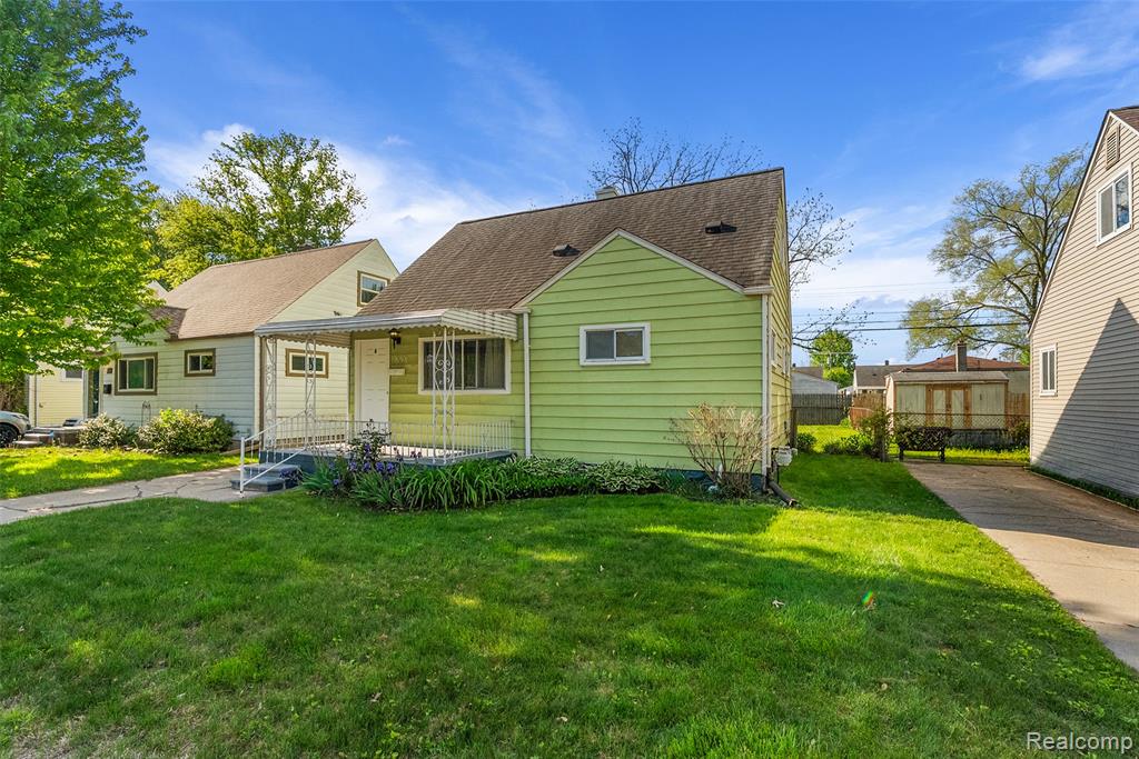 898 E Barrett Avenue, Madison Heights, MI 48071 — Photo 4