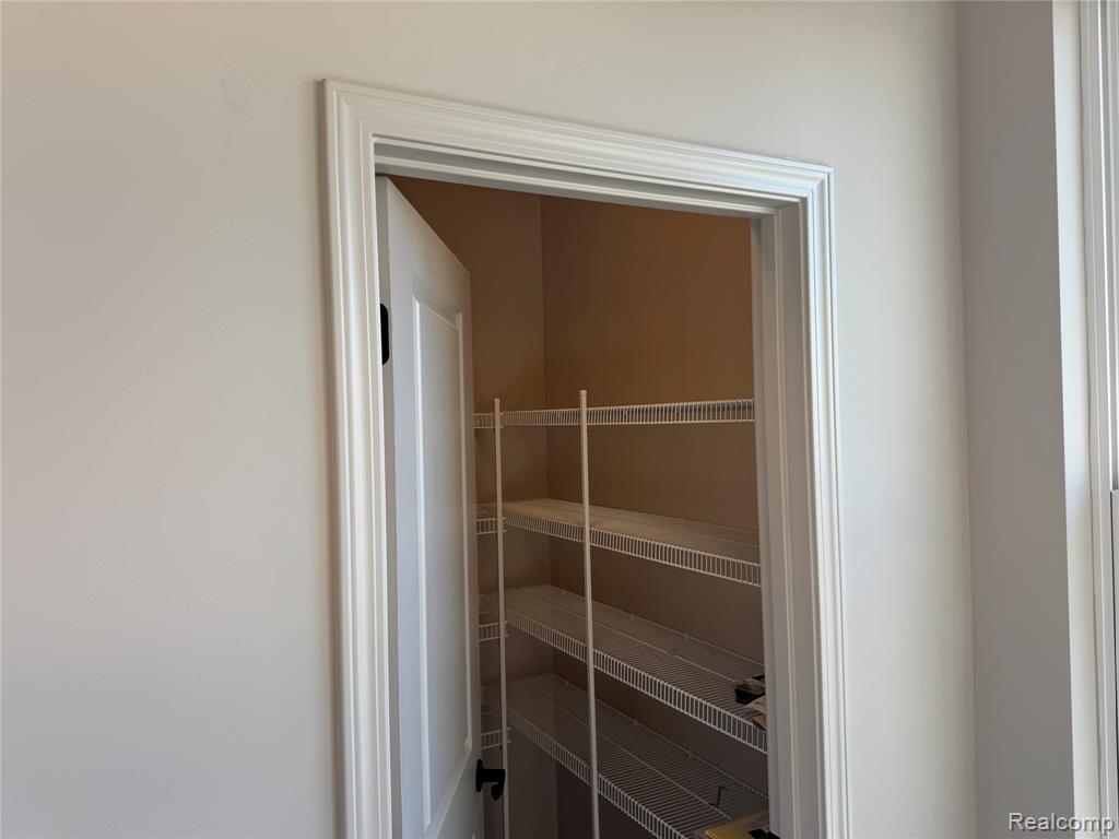 56054 Madison Lane, New Hudson, MI 48165 — Photo 15