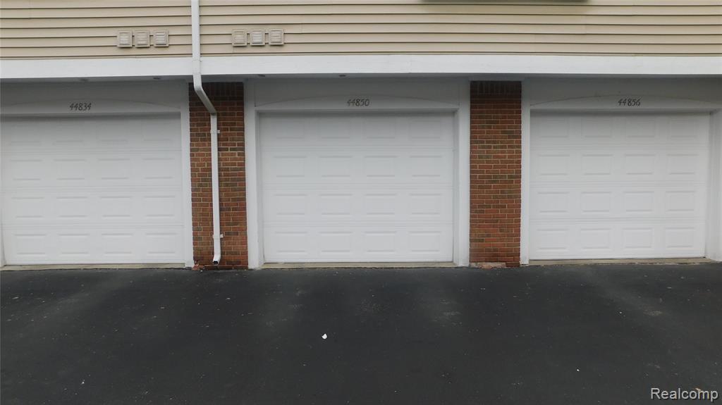 44850 MARIGOLD Drive, Sterling Heights, MI 48314 — Photo 16