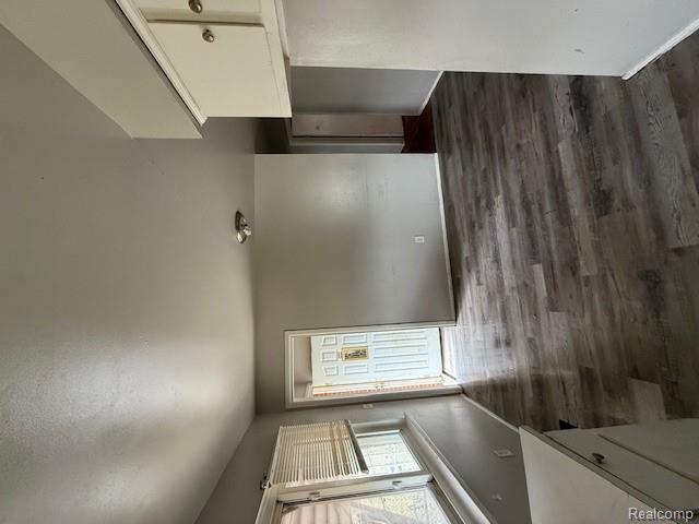 7667 Greenview Avenue, Detroit, MI 48228 — Photo 4