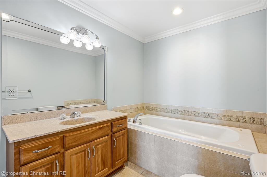 9996 Tashmoo Lane, 2, Clay, MI 48001 — Photo 25