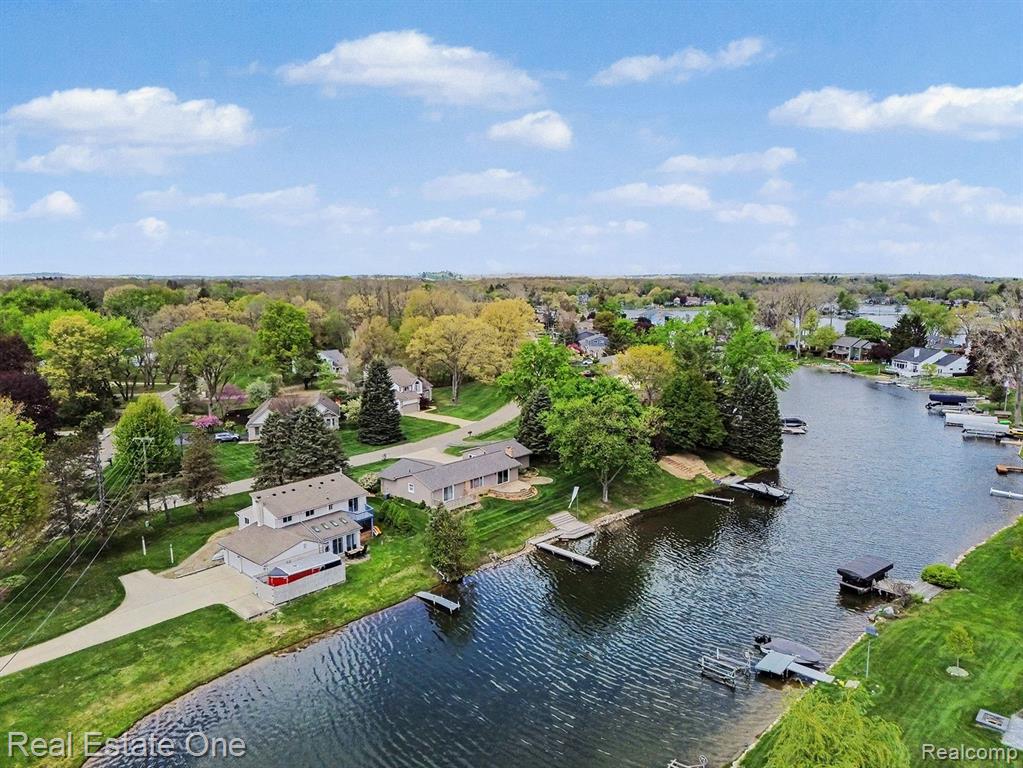 899 Rachelle Street, White Lake, MI — Photo 4