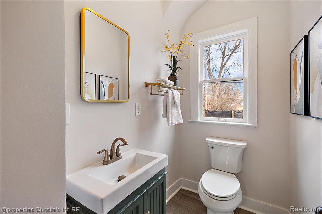 649 GLADSTONE Street, Detroit, MI 48202 — Photo 21