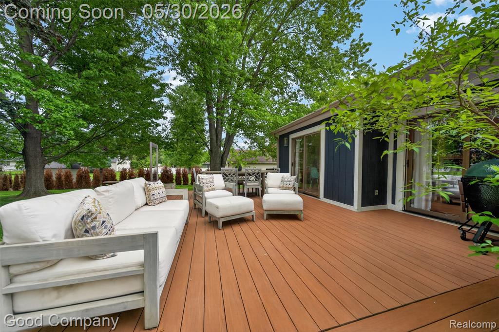 933 Gallaland Avenue, Rochester Hills, MI 48307 — Photo 5