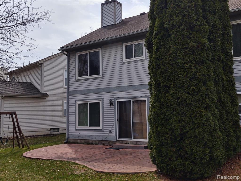 1432 Pond View Court, Wixom, MI 48393 — Photo 25