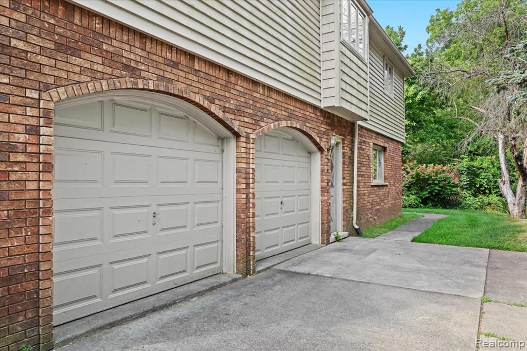 60023 Trailwood Street, Washington, MI — Photo 30