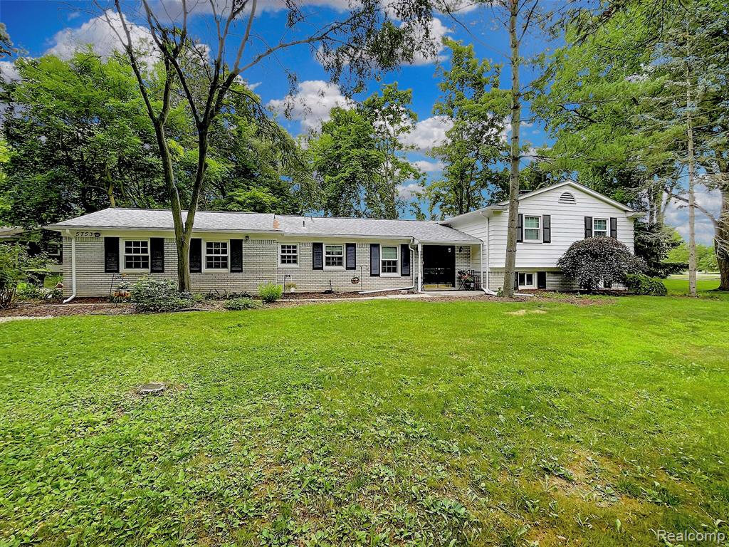 5753 Thorny Ash Road, Rochester, MI 48306 — Photo 2