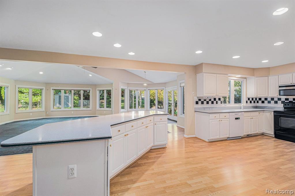 43536 Galway Drive, Northville, MI 48167 — Photo 16