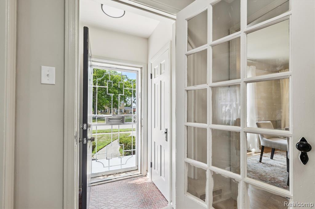 5365 W OUTER Drive, Detroit, MI 48235 — Photo 6
