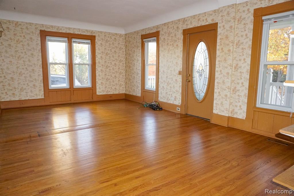 318 W MAPLE Street, Byron, MI 48418 — Photo 14
