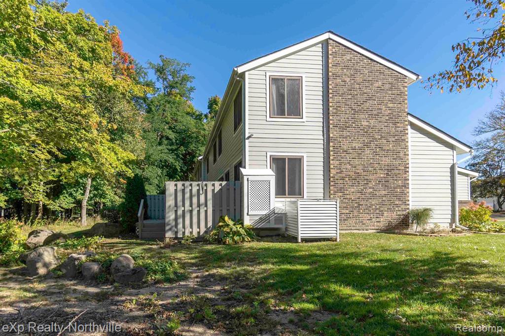 22853 CRANBROOKE Drive, Novi, MI — Photo 4