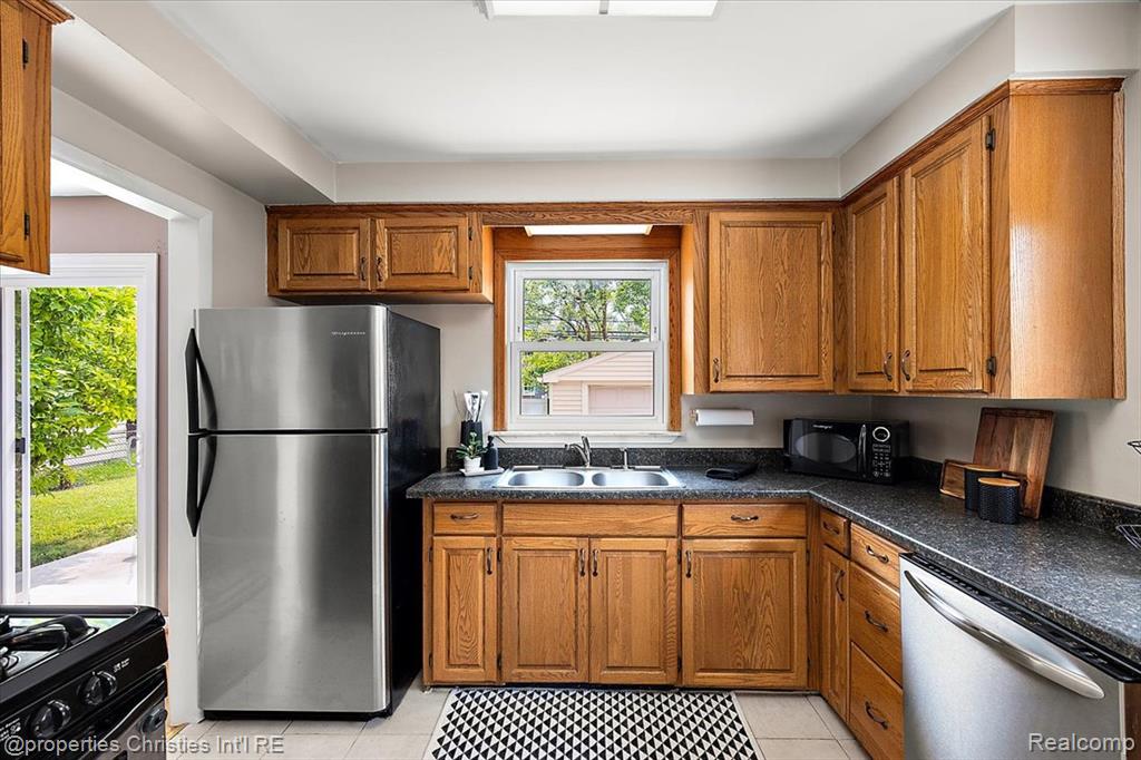 10819 W 11 Mile Road, Huntington Woods, MI — Photo 18