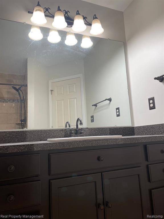 42843 RICHMOND Drive, Sterling Heights, MI 48313 — Photo 17